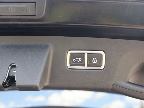 Used 2023 Kia Sorento SX Prestige w/ Panoramic Sunroof Package AWD/4WD image 25