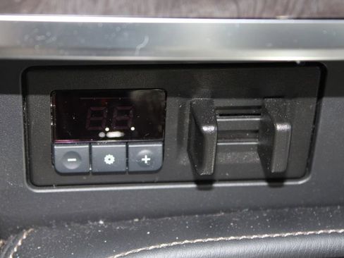 Used 2024 Nissan Armada Platinum w/ Captain's Chairs Package image 31