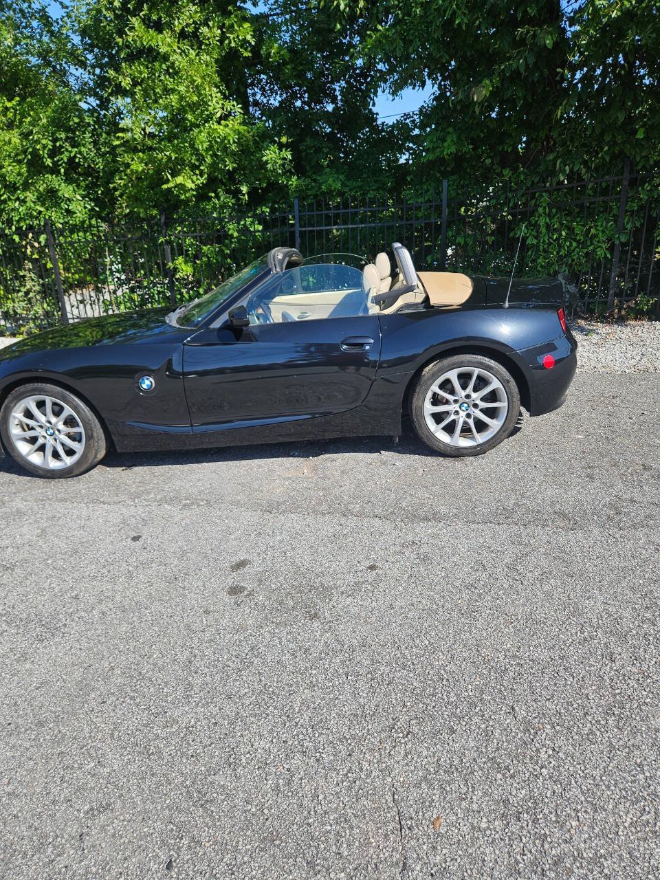 Used 2006 BMW Z4 3.0i RWD image 66