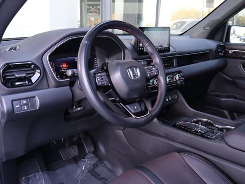 Used 2025 Honda Pilot Black Edition image 12