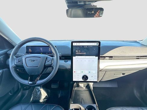 Used 2022 Ford Mustang Mach-E Select image 23