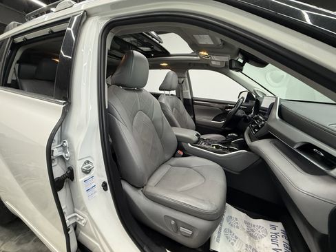 Used 2021 Toyota Highlander Platinum AWD/4WD image 20
