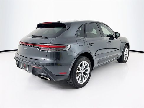 Used 2025 Porsche Macan image 9