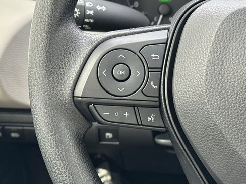 Certified 2025 Toyota Corolla LE image 27