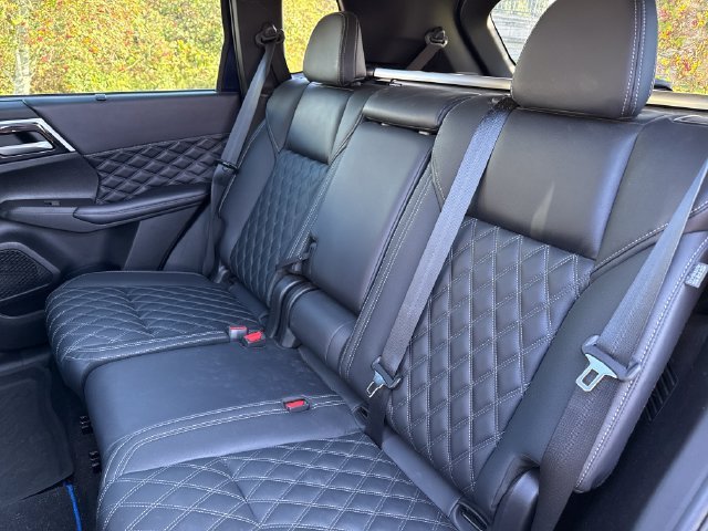 Used 2023 Mitsubishi Outlander SEL AWD/4WD image 19