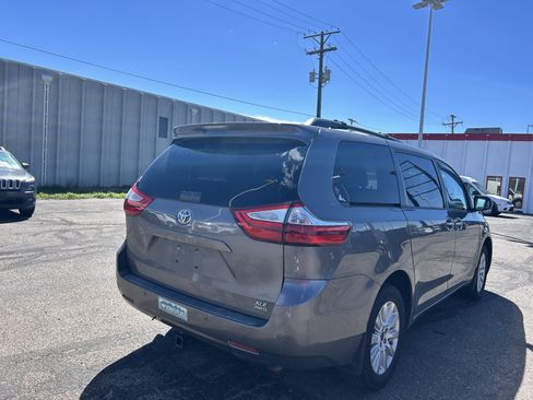 Used 2016 Toyota Sienna XLE Premium AWD/4WD image 5