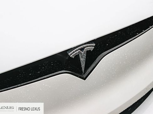 Used 2022 Tesla Model X image 11