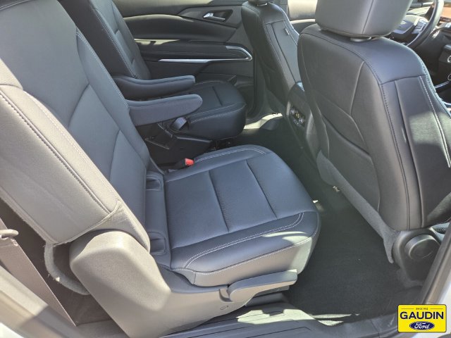 Used 2025 Chevrolet Traverse LT AWD/4WD image 16
