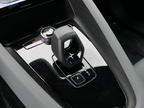 Used 2023 Polestar Polestar 2 w/ Pilot Pack image 17