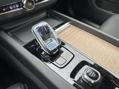 New 2026 Volvo XC60 B5 Ultra w/ Climate Package image 14