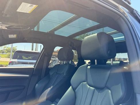 Used 2020 Audi Q5 2.0T Titanium Premium Plus AWD/4WD image 2