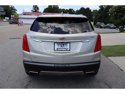 Used 2017 Cadillac XT5 Platinum AWD/4WD image 4