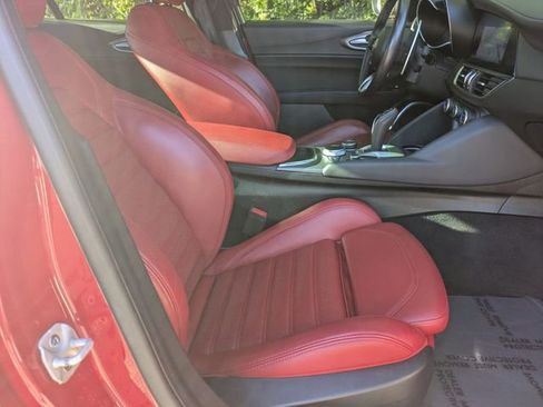 Used 2022 Alfa Romeo Giulia Veloce image 50
