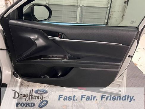 Used 2022 Toyota Camry SE w/ Convenience Package image 36