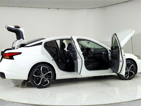 Certified 2024 Nissan Altima 2.5 SR image 12