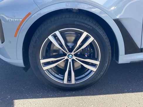 New 2025 BMW X7 M60i image 10