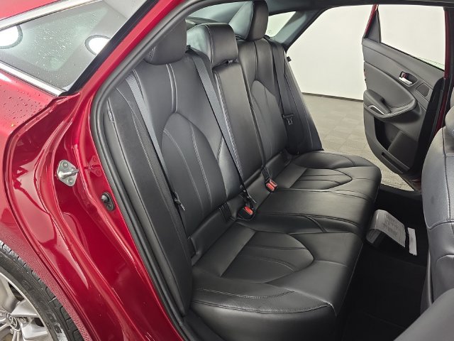 Used 2022 Toyota Avalon XLE FWD image 25