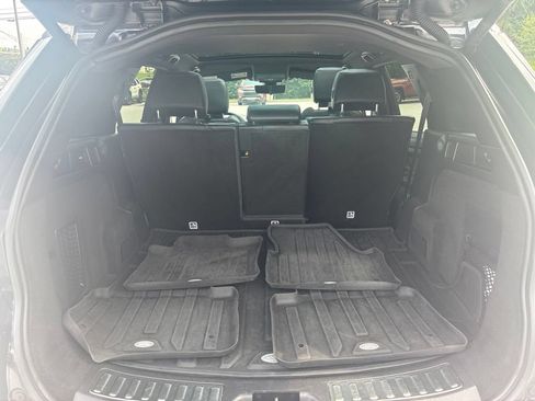 Used 2020 Land Rover Discovery Sport S R-Dynamic AWD/4WD image 5
