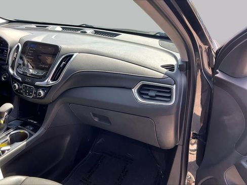 Used 2022 Chevrolet Equinox Premier FWD image 18