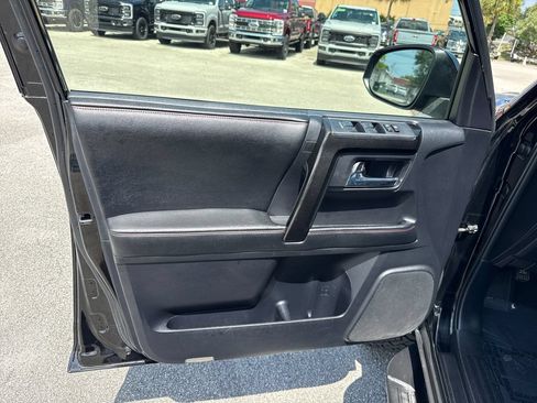 Used 2014 Toyota 4Runner Trail AWD/4WD image 12