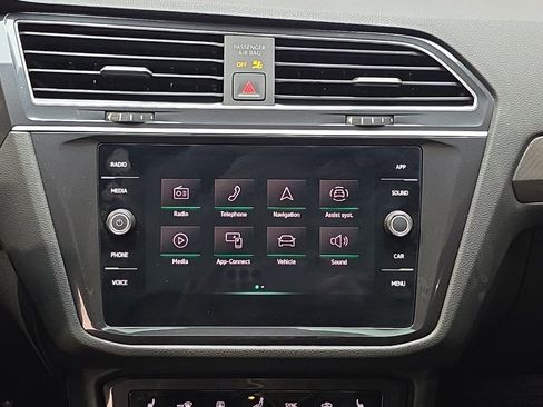 Used 2024 Volkswagen Tiguan SE R-Line image 21