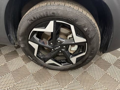 Certified 2025 Kia Seltos S AWD/4WD image 30
