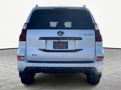 Used 2022 Lexus GX 460 image 4