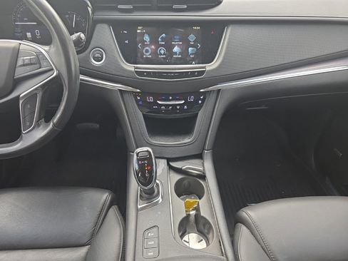 Used 2019 Cadillac XT5 Premium Luxury w/ LPO, Black Ice Package image 14