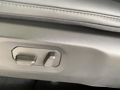 New 2025 Jeep Wrangler Unlimited Rubicon w/ Convenience Group AWD/4WD image 26