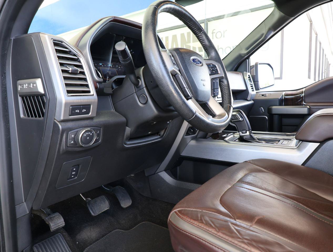 Used 2015 Ford F150 Platinum w/ Equipment Group 701A Luxury AWD/4WD image 36