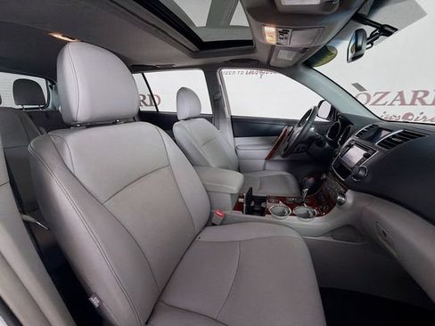 Used 2013 Toyota Highlander Limited FWD image 36