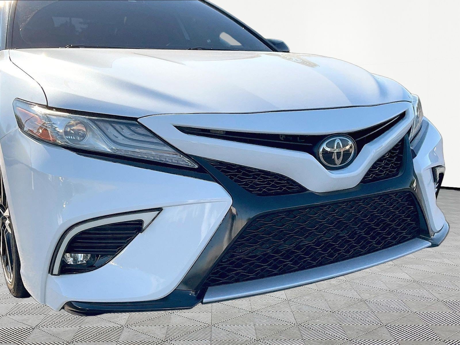 Used 2019 Toyota Camry XSE FWD image 33