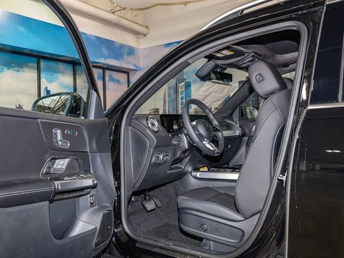 Used 2026 Mercedes-Benz GLB 250 4MATIC image 13