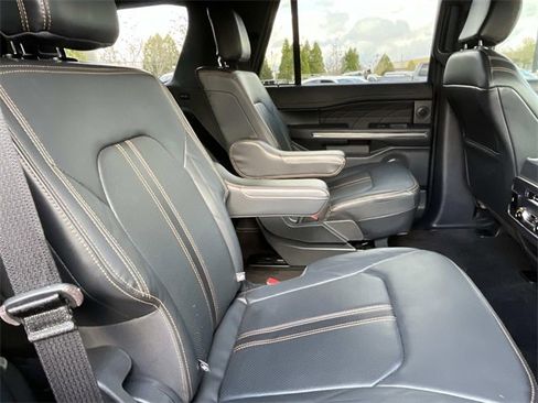 Certified 2023 Ford Expedition Platinum image 23