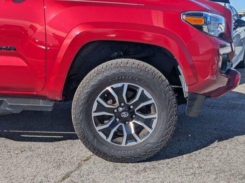 Used 2021 Toyota Tacoma TRD Sport w/ Technology Package image 9