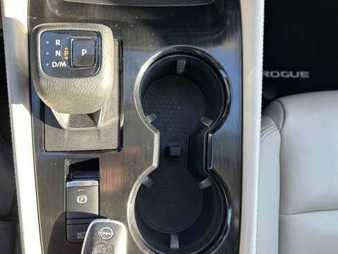 Used 2023 Nissan Rogue SL w/ SL Premium Package image 34