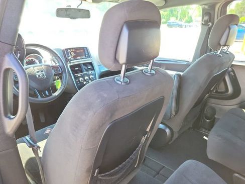 Used 2016 Dodge Grand Caravan SE FWD image 20