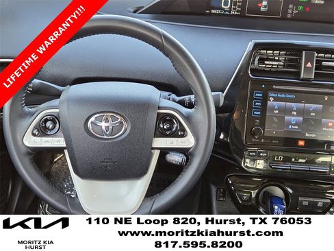 Used 2017 Toyota Prius Four image 10