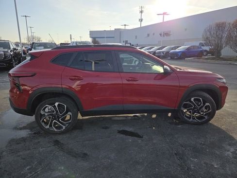New 2026 Chevrolet Trax RS w/ Sunroof Package image 24