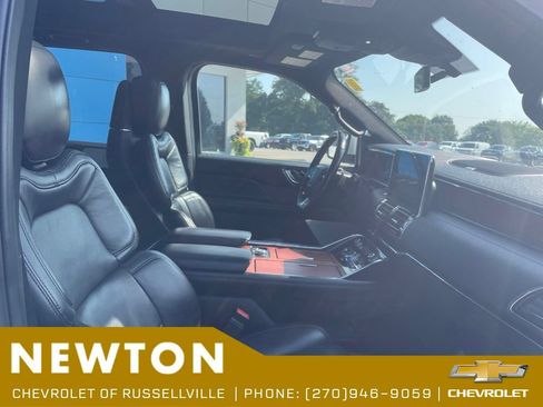 Used 2020 Lincoln Navigator Reserve w/ Equipment Group 208A Reserve AWD/4WD image 11