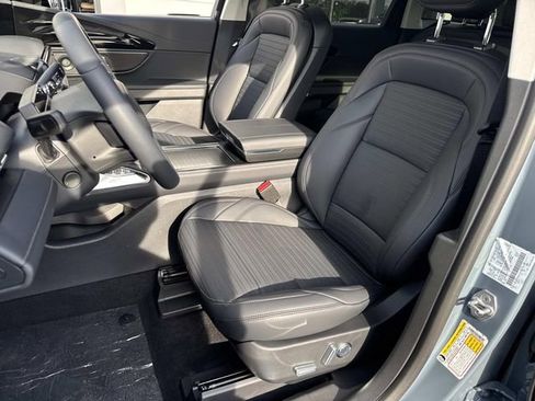 New 2026 Lincoln Nautilus Reserve image 17