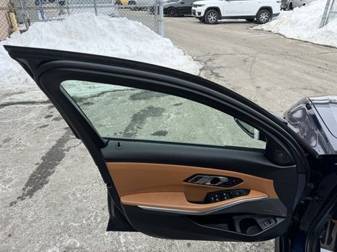 Used 2023 BMW 330i xDrive Sedan w/ M Sport Package image 11