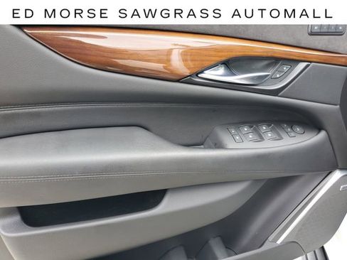 Used 2020 Cadillac Escalade Luxury image 21
