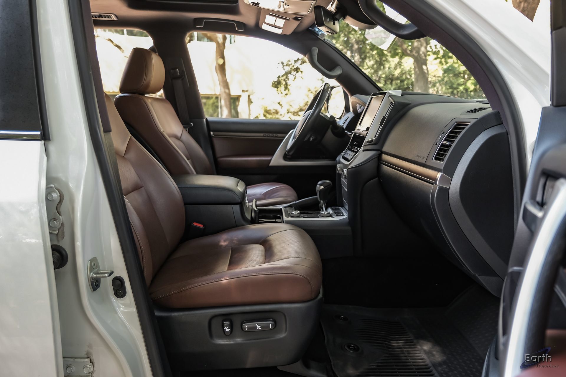 Used 2020 Toyota Land Cruiser AWD/4WD image 44