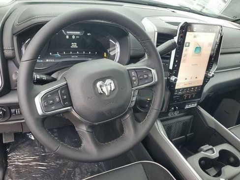 New 2026 RAM 2500 Laramie AWD/4WD image 18