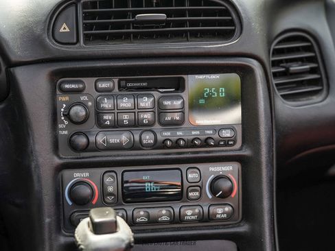 Used 2003 Chevrolet Corvette Convertible w/ Preferred Equipment Group1 RWD image 52