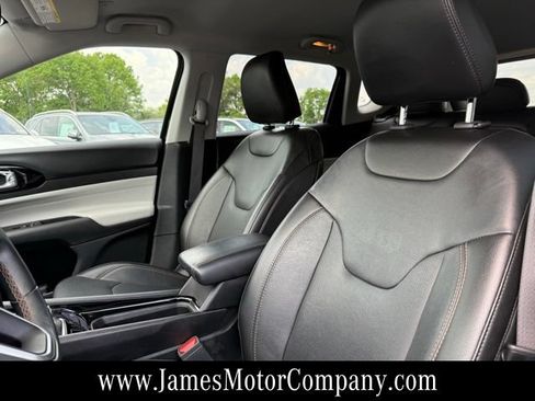 Used 2022 Jeep Compass Limited AWD/4WD image 13