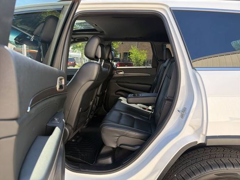 Used 2014 Jeep Grand Cherokee Limited AWD/4WD image 25