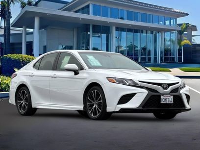 Used 2018 Toyota Camry SE w/ Moonroof Package