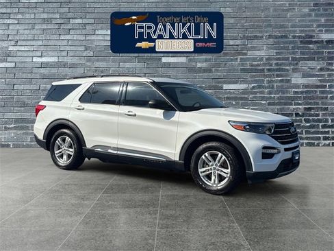 Used 2022 Ford Explorer XLT w/ Equipment Group 202A image 7